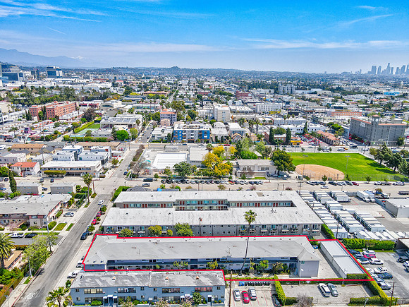 6454 Lexington Ave-007