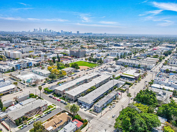 6454 Lexington Ave-011
