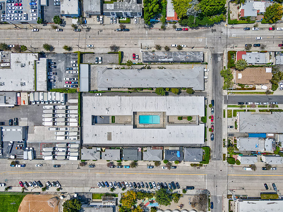 6454 Lexington Ave-015