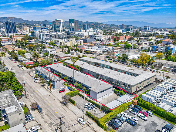 6454 Lexington Ave-021