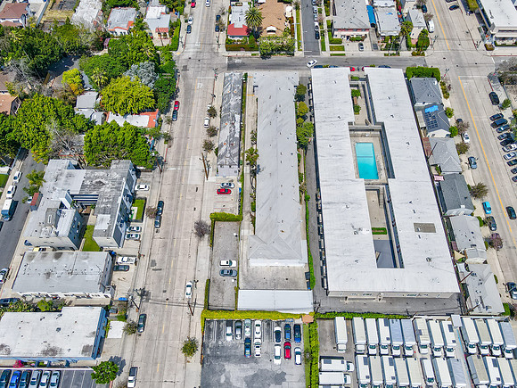 6454 Lexington Ave-016