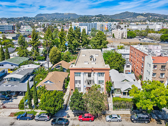5617 La Mirada Ave-004