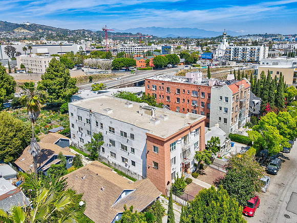 5617 La Mirada Ave-008