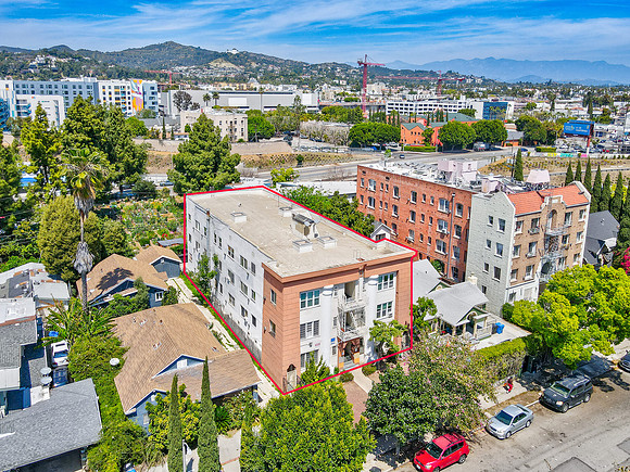5617 La Mirada Ave-006