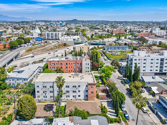 5617 La Mirada Ave-009