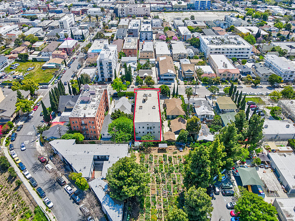 5617 La Mirada Ave-019