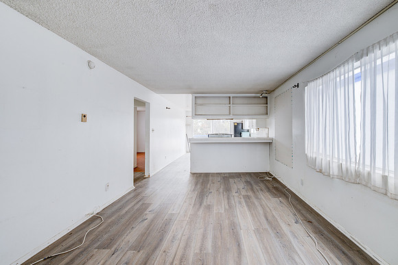 2418 Pacific Ave Interior-002