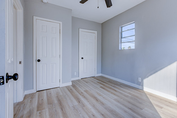 187 W 41st St -017