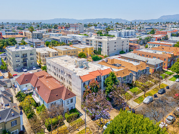 233 S Kenmore-008