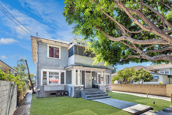 1444 W 22nd St front 3