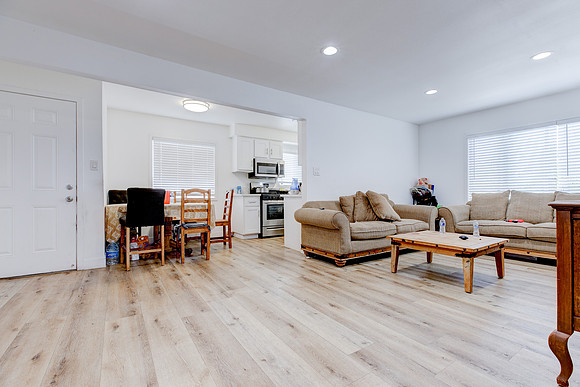1720 Cerritos Ave-027