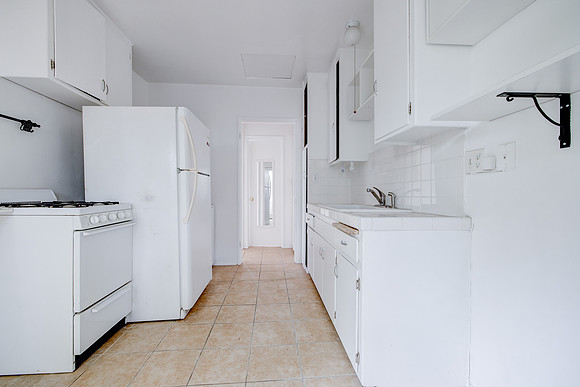 1940-1944 Sixth St Interior-20