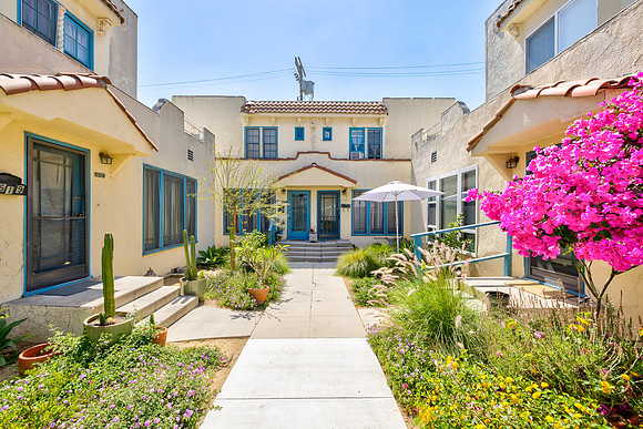 617 N Sycamore Ave-017