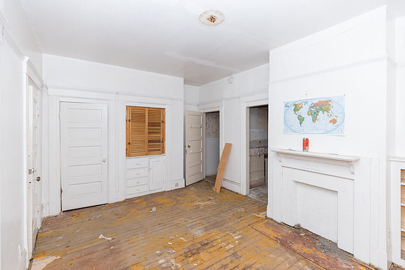 1444 W 22nd St-006