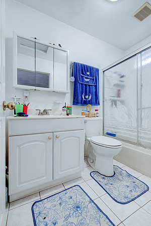 535 W Olive St Inglewood-018