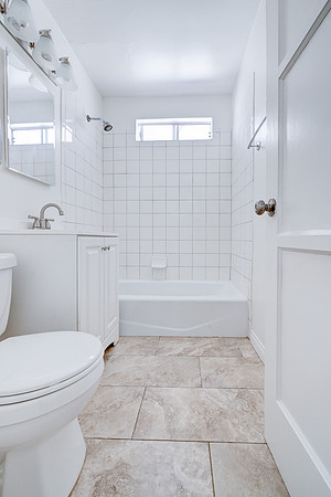 2011 Cedar Ave Long Beach Interior-034