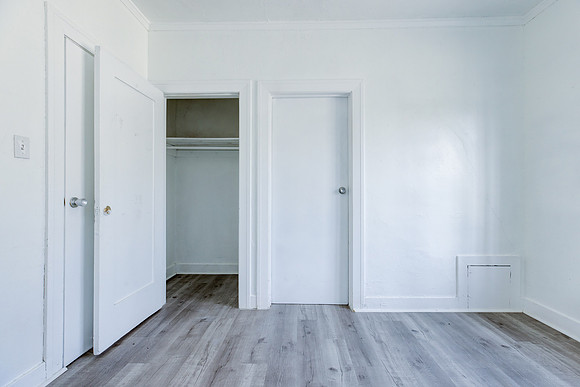 8715 Hooper Interior-031