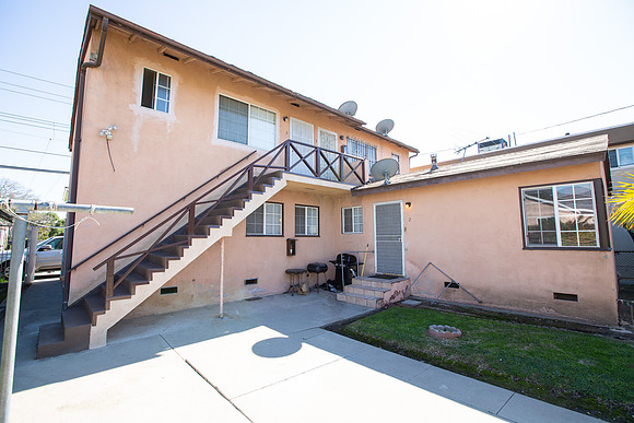532 S Flower St-92