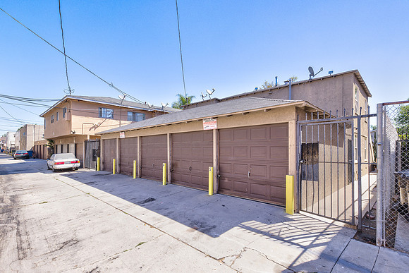 2011 Cedar Ave Long Beach Exterior-002