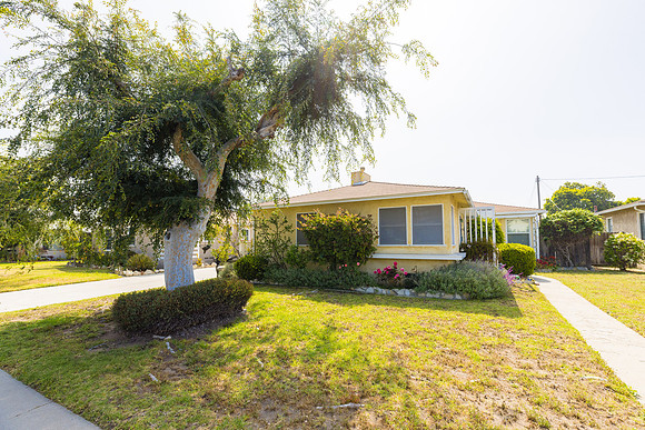 8330 Kittyhwk Ave-002