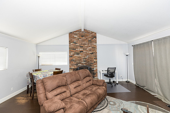 Real Estate Photographer Bellflower 10268 Muroc St-015