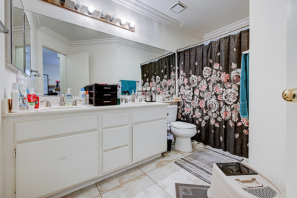 19431 Rue de Valore Interior-018