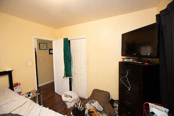 532 S Flower St-46
