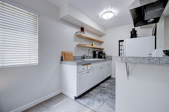 627 Grant St Interior-023