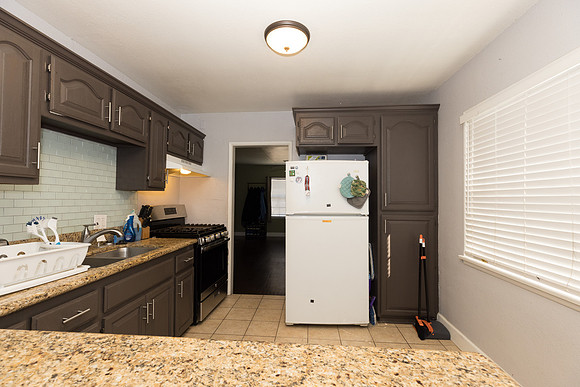 Real Estate Photographer Bellflower 10268 Muroc St-028