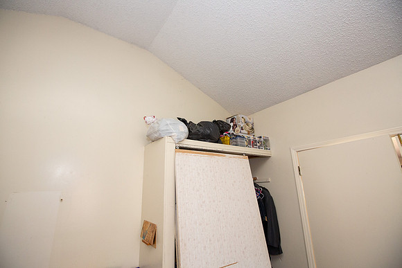 532 S Flower St-10