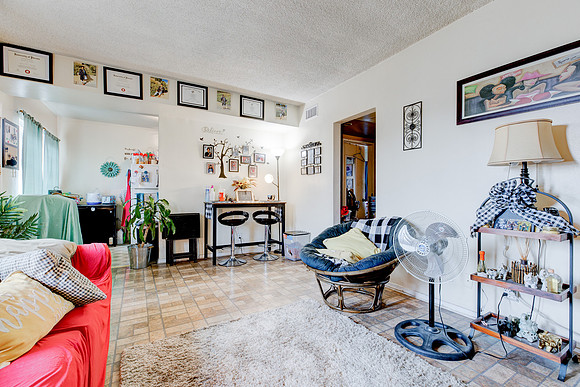 1343 W 96th St-010
