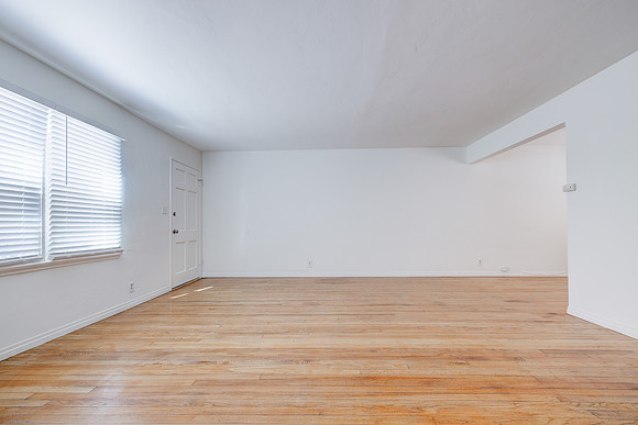 2011 Cedar Ave Long Beach Interior-007