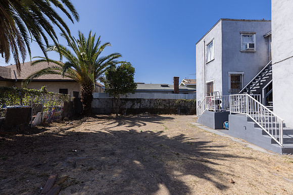 1444 W 22nd St-Exterior-003