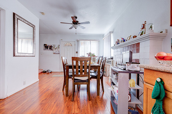 535 W Olive St Inglewood-039
