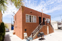 1409 Magnolia Ave Front-009