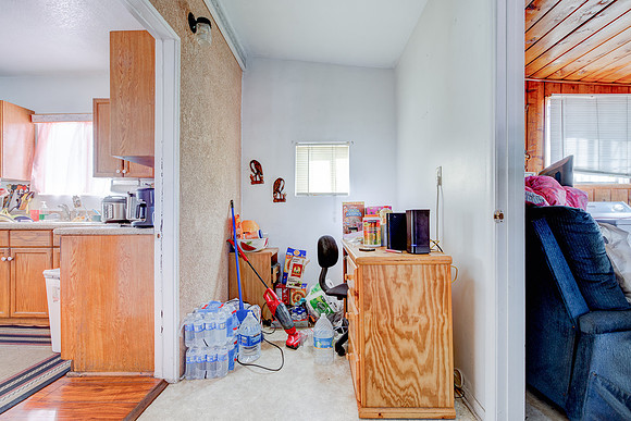 535 W Olive St Inglewood-049