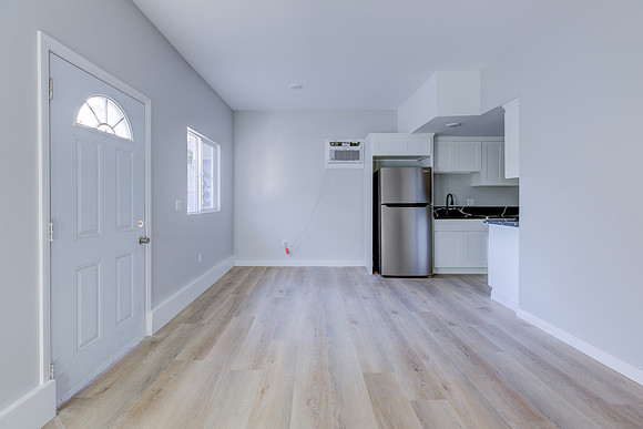 187 W 41st St -028