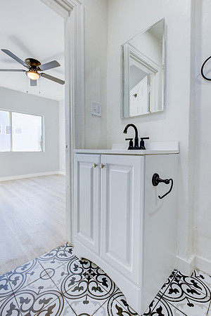 187 W 41st St -025
