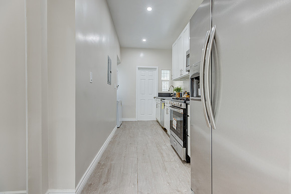 229 Columbia Pl-014