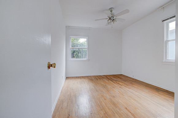 1940-1944 Sixth St Interior-1