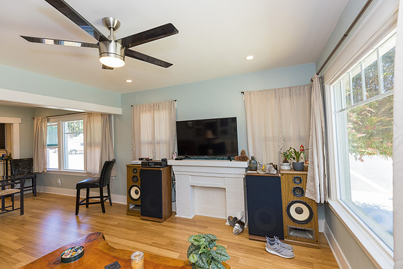 1275 E Broadway -007