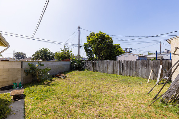 8330 Kittyhwk Ave-011