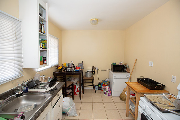 532 S Flower St-55