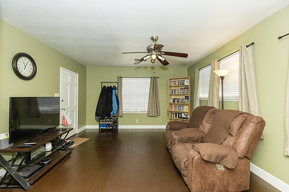 Real Estate Photographer Bellflower 10268 Muroc St-006