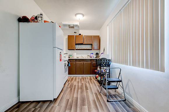 1343 W 96th St-027