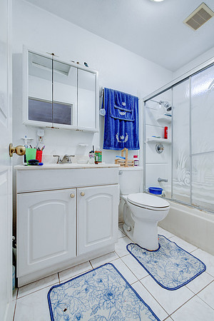 535 W Olive St Inglewood-017