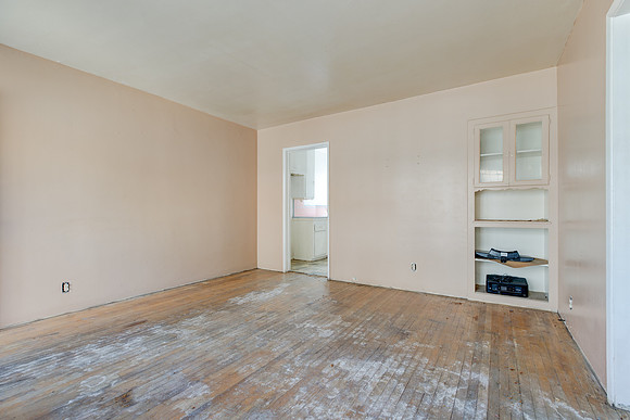 7835 S Normandie Ave-005