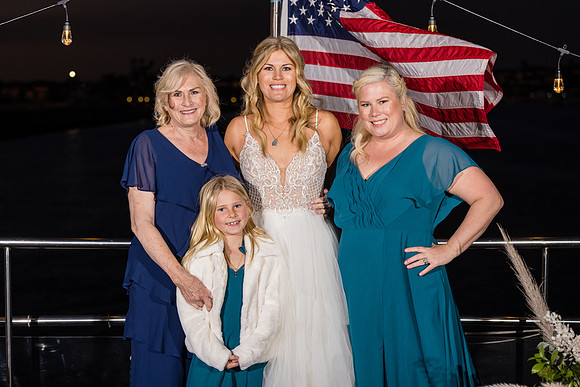Wedding Photos Endless Dreams - City Experiences By Hornblower-556