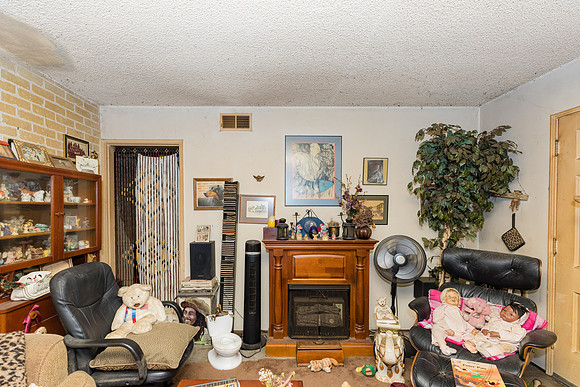 8330 Kittyhwk Ave-025