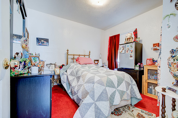535 W Olive St Inglewood-022
